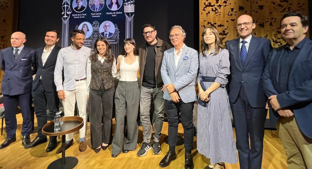 Justicia en pantalla: anatomía de una distorsión televisiva y cinematográfica